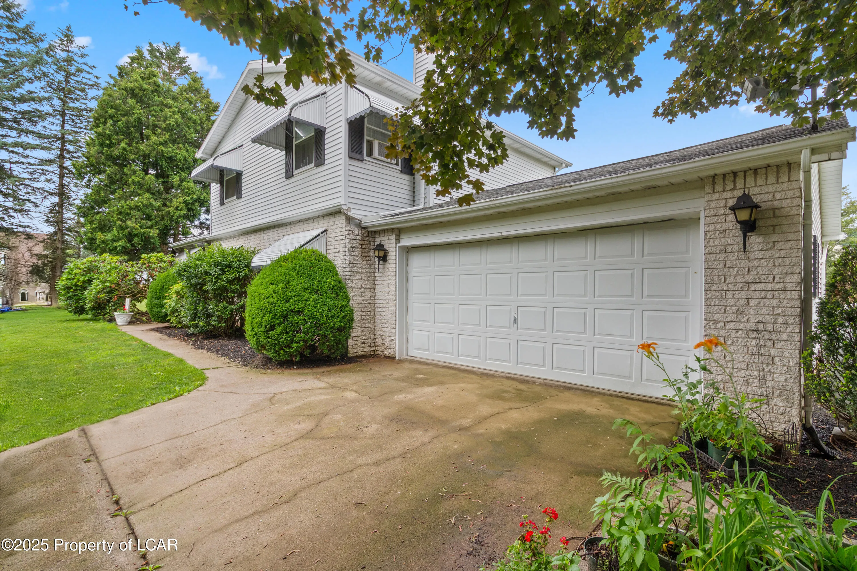 185 Middle Road, Drums, PA 18222, 2 Bedrooms Bedrooms, 10 Rooms Rooms,3 BathroomsBathrooms,Residential,For Sale,Middle,25-3255