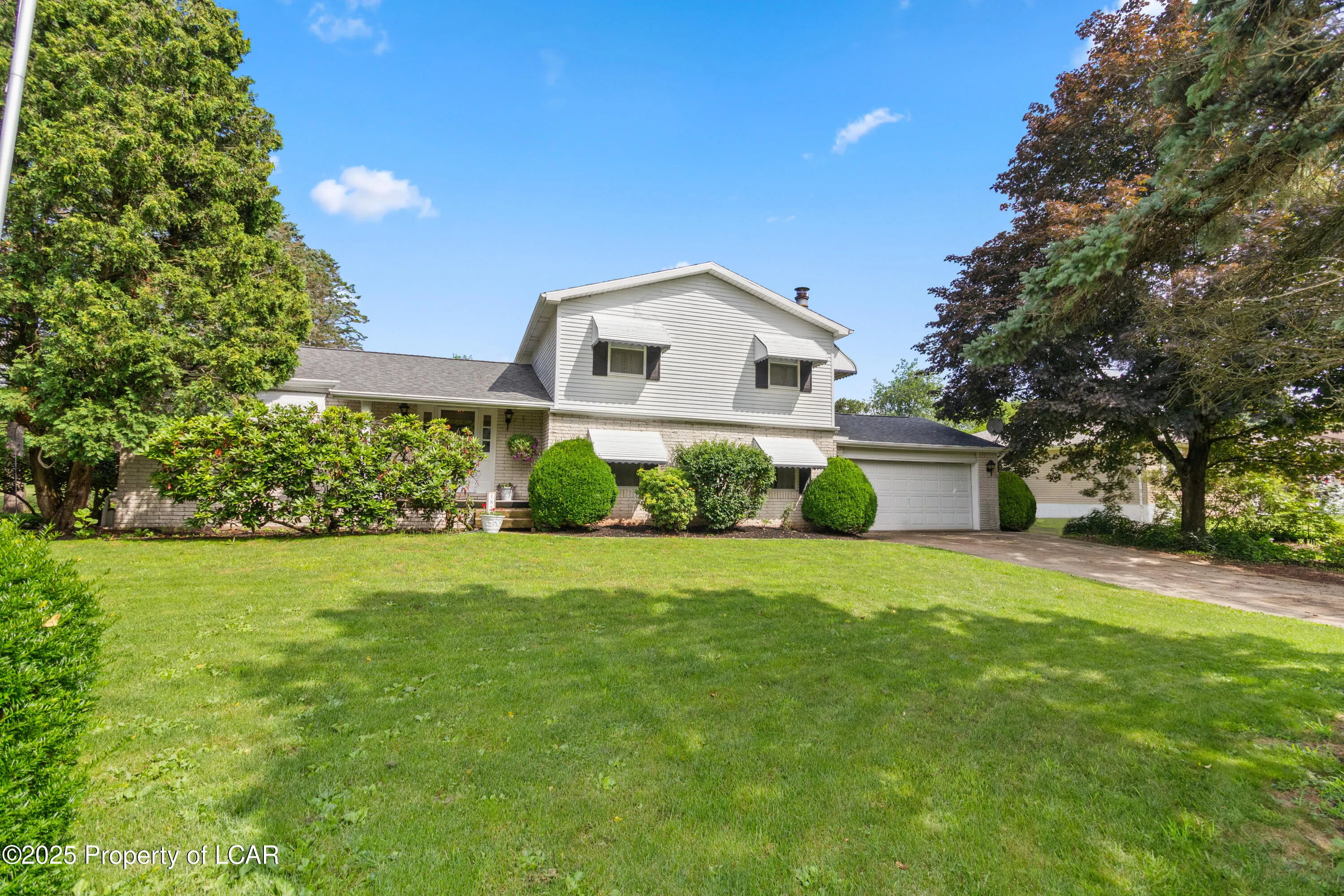 185 Middle Road, Drums, PA 18222, 2 Bedrooms Bedrooms, 10 Rooms Rooms,3 BathroomsBathrooms,Residential,For Sale,Middle,25-3255