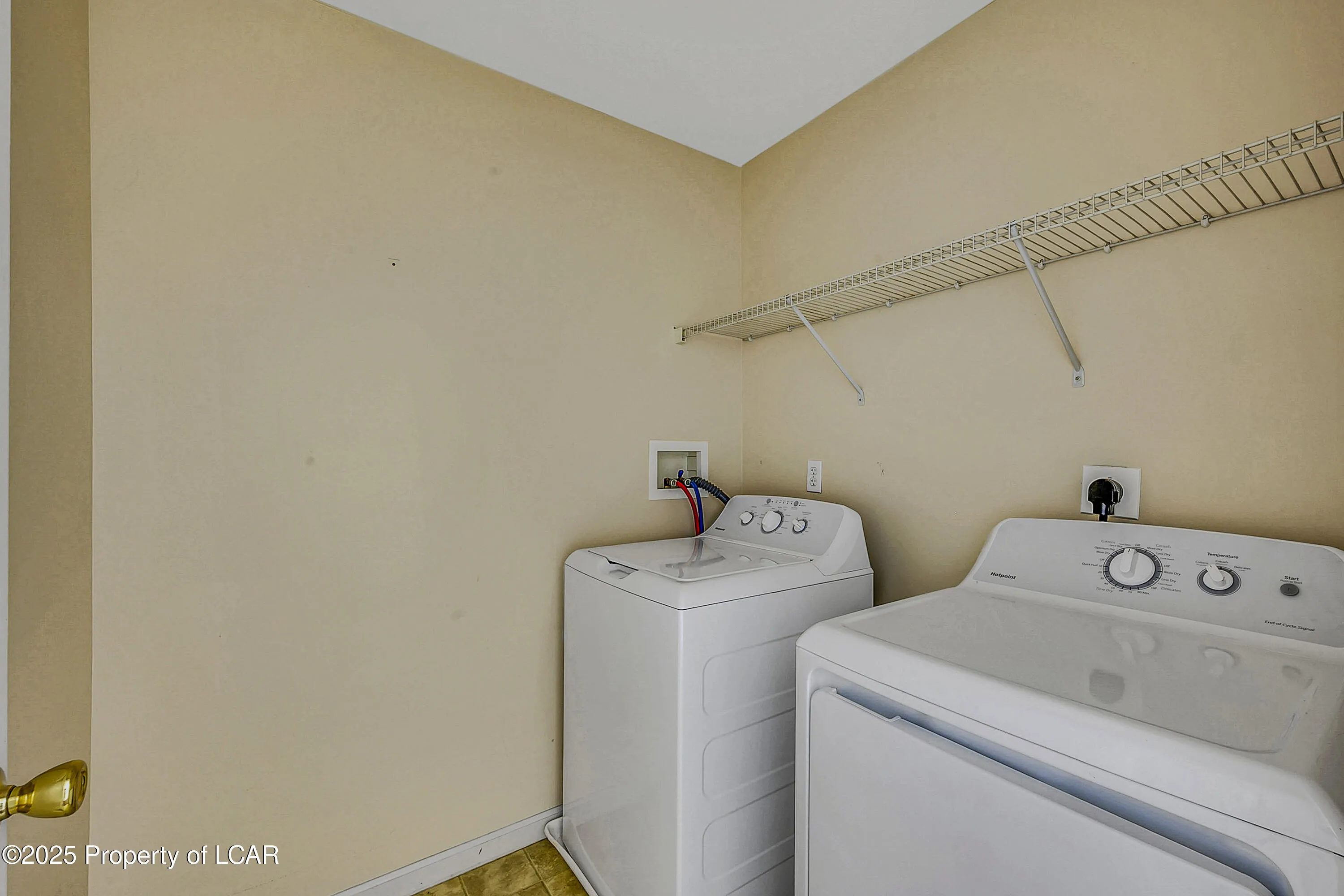1114 Sunset Drive, Pittston, PA 18640, 2 Bedrooms Bedrooms, 7 Rooms Rooms,3 BathroomsBathrooms,Residential,For Sale,Sunset,25-3242