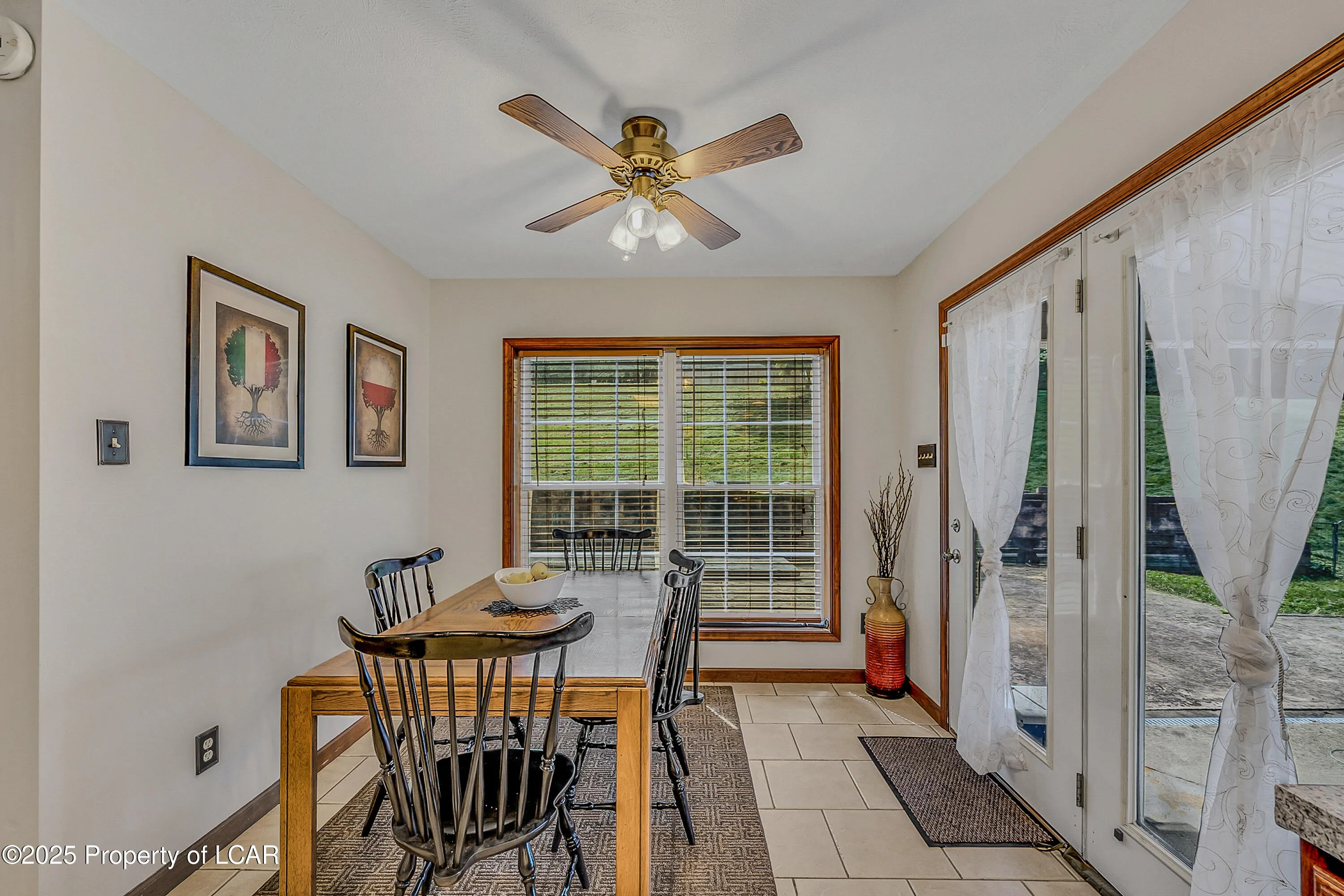 241 Oak Street, Sugar Notch, PA 18706, 3 Bedrooms Bedrooms, 8 Rooms Rooms,3 BathroomsBathrooms,Residential,For Sale,Oak,25-3259