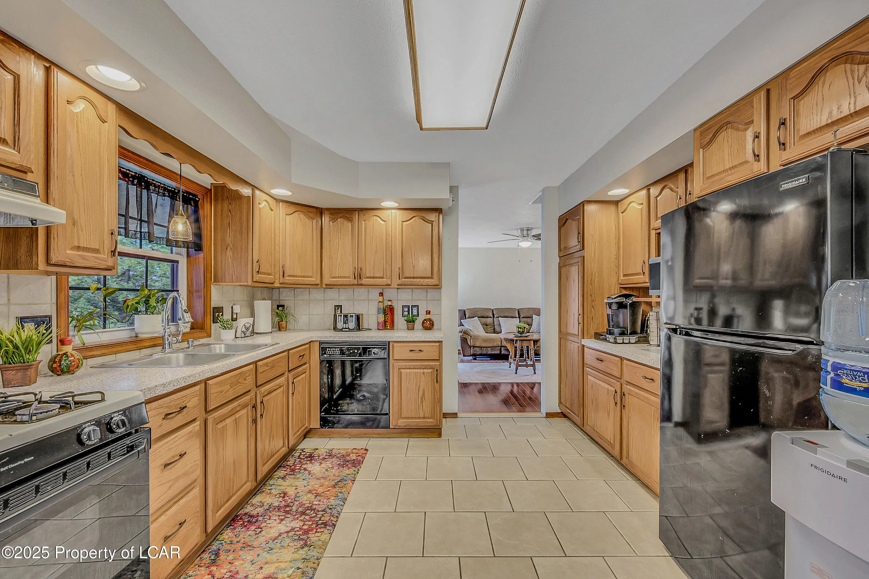 241 Oak Street, Sugar Notch, PA 18706, 3 Bedrooms Bedrooms, 8 Rooms Rooms,3 BathroomsBathrooms,Residential,For Sale,Oak,25-3259