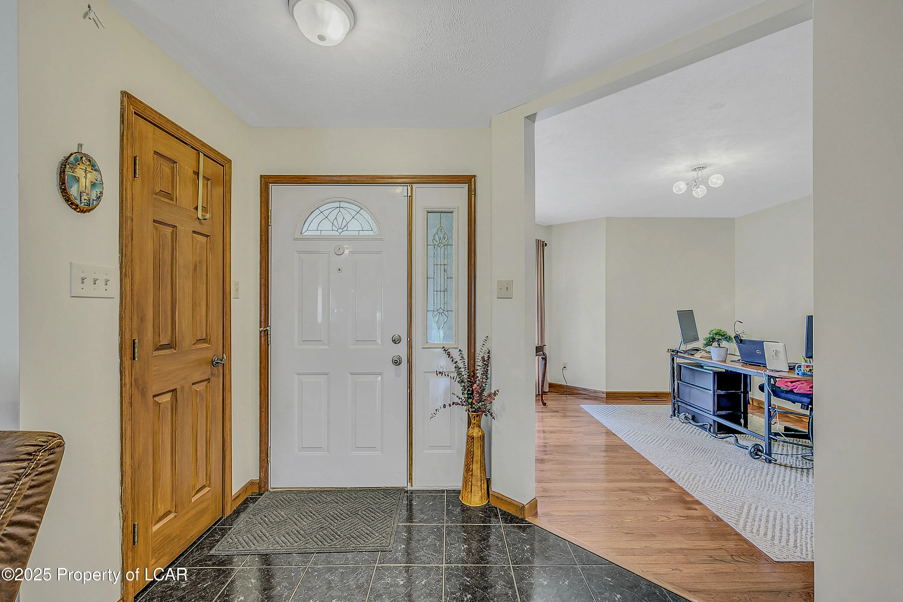 241 Oak Street, Sugar Notch, PA 18706, 3 Bedrooms Bedrooms, 8 Rooms Rooms,3 BathroomsBathrooms,Residential,For Sale,Oak,25-3259