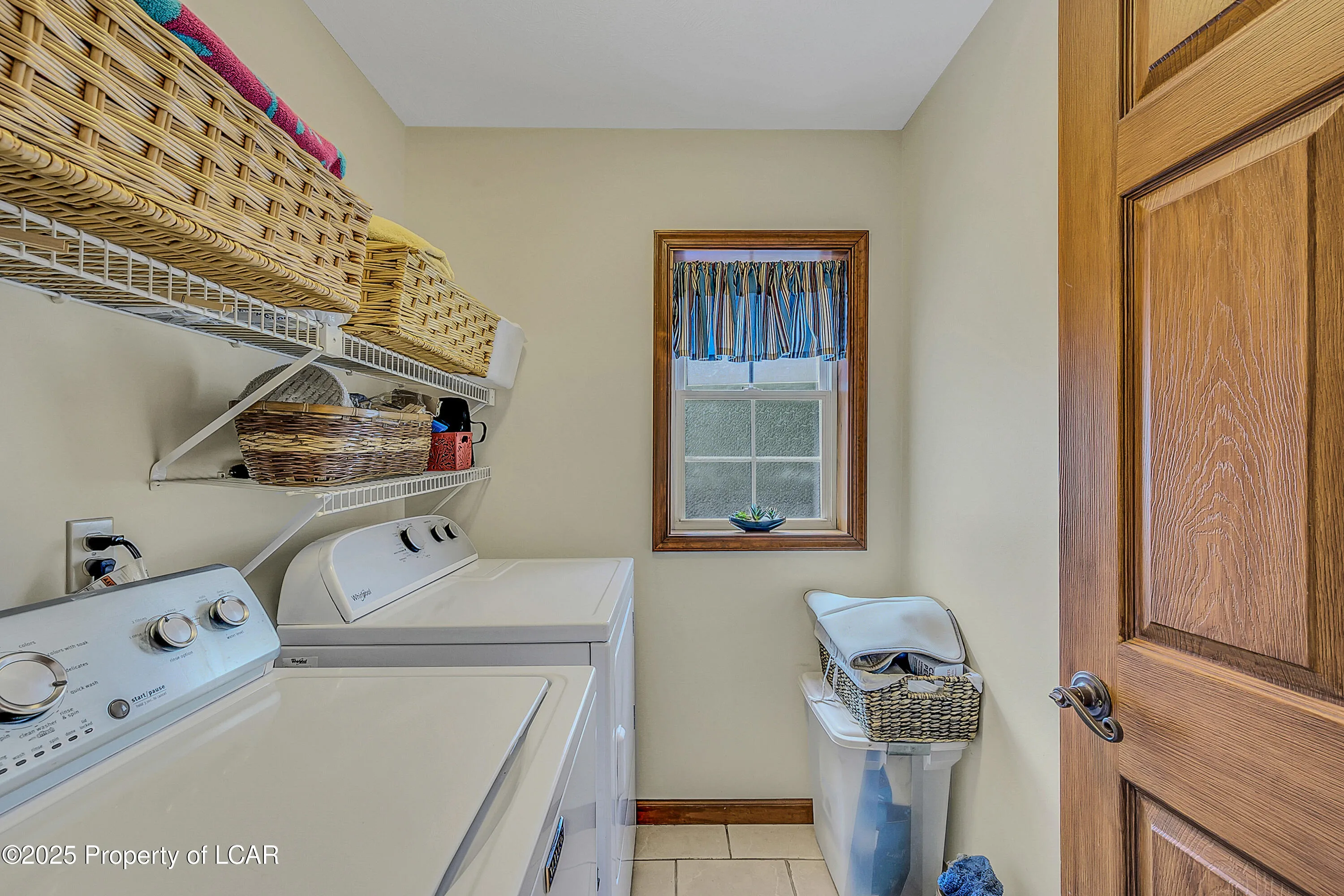 241 Oak Street, Sugar Notch, PA 18706, 3 Bedrooms Bedrooms, 8 Rooms Rooms,3 BathroomsBathrooms,Residential,For Sale,Oak,25-3259