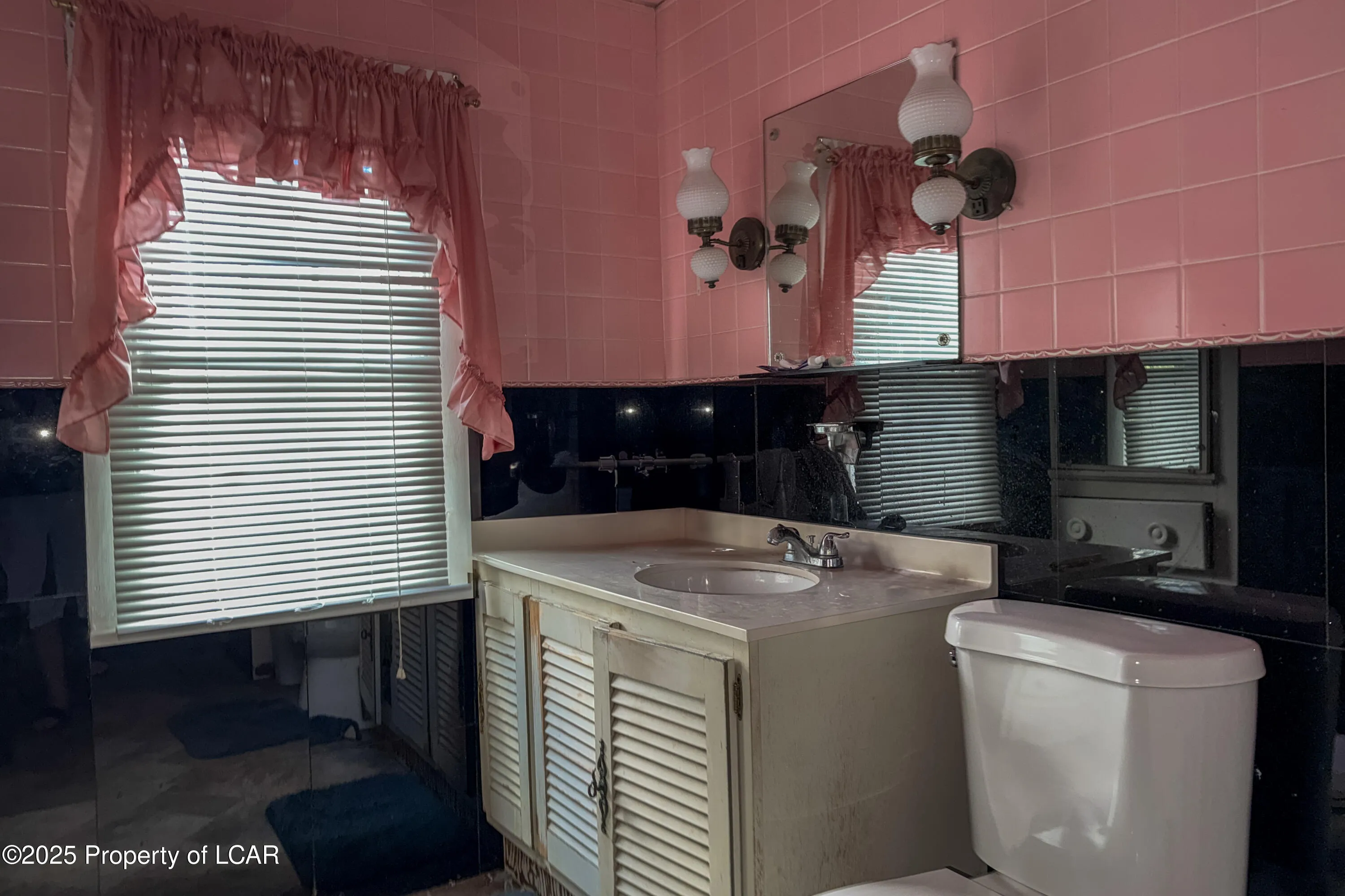 33 E South Street, Wilkes-Barre, PA 18701, 6 Bedrooms Bedrooms, 9 Rooms Rooms,5 BathroomsBathrooms,Residential,For Sale,South,25-3266