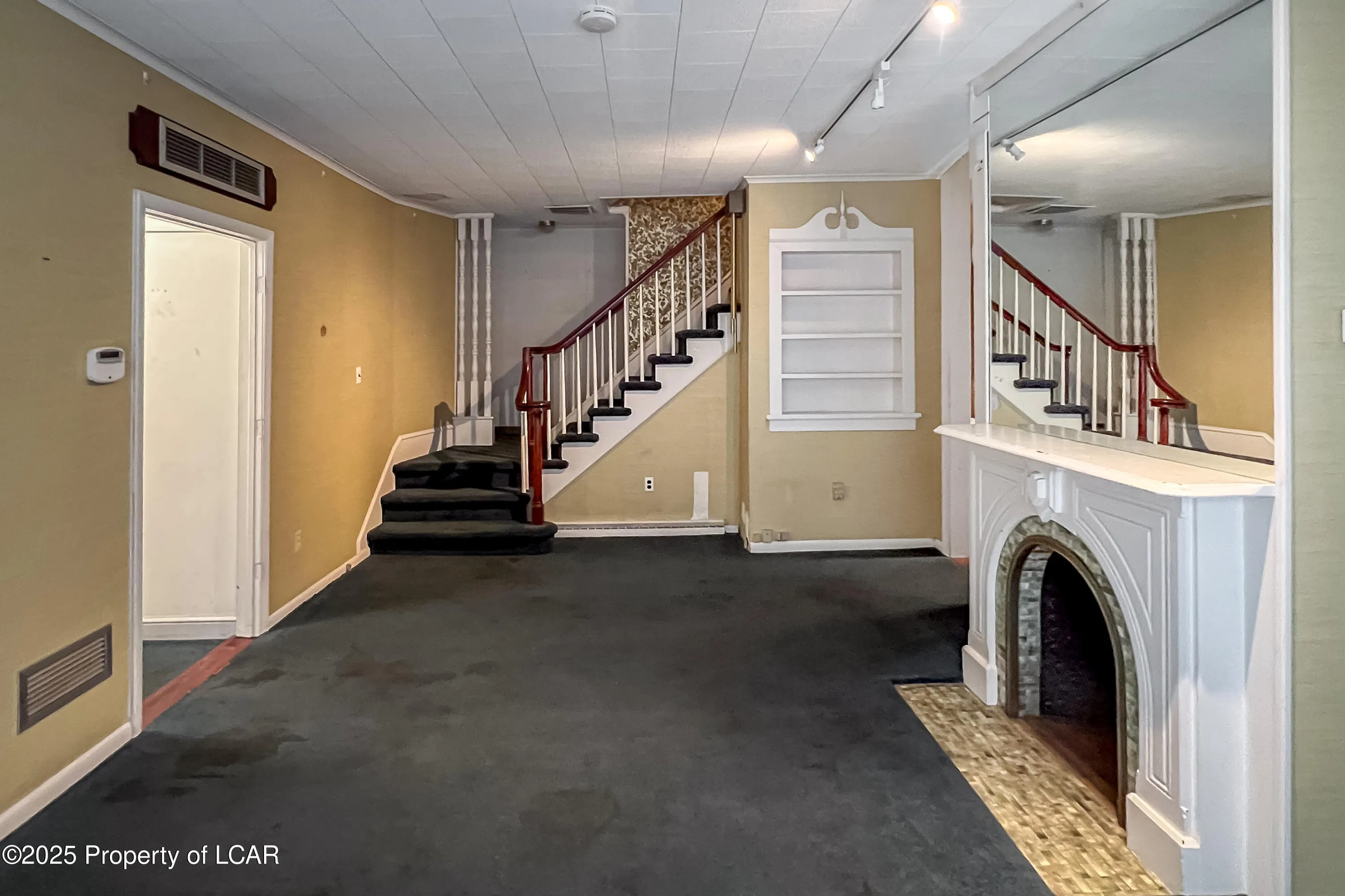 33 E South Street, Wilkes-Barre, PA 18701, 6 Bedrooms Bedrooms, 9 Rooms Rooms,5 BathroomsBathrooms,Residential,For Sale,South,25-3266