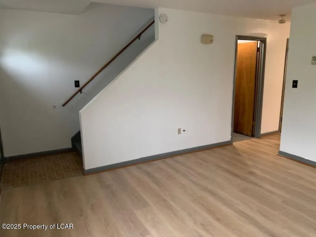 131 Tobin Lane, Edwardsville, PA 18704, 2 Bedrooms Bedrooms, 4 Rooms Rooms,1 BathroomBathrooms,Residential Lease,For Rent,Tobin,25-3290