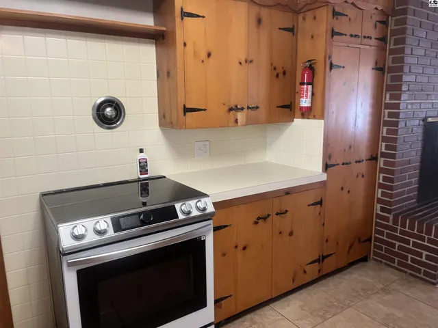 east side of kitchen