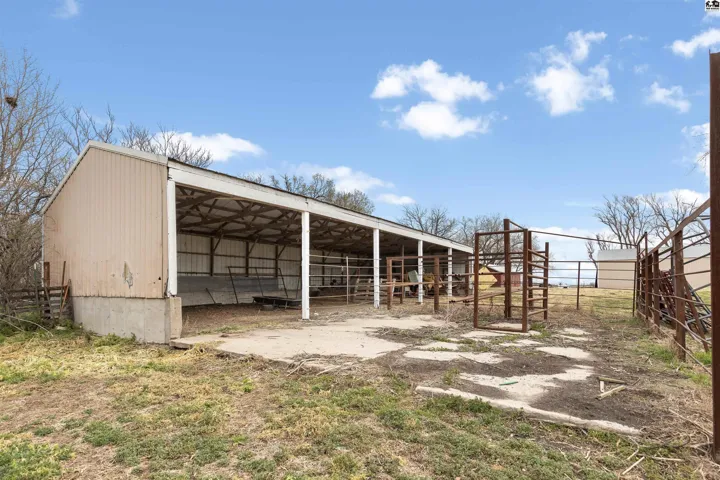 24' x 60' with 9 ft door