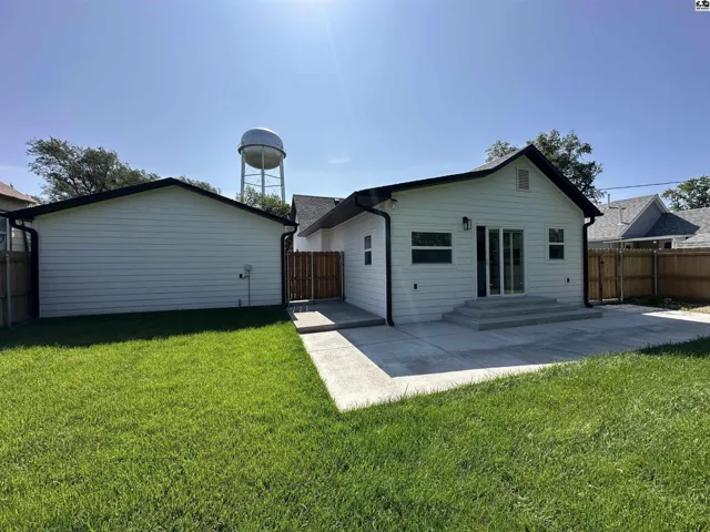 LARGE yard with brand new sod and UGS on a well