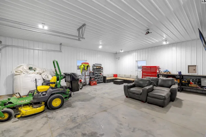 30x40 Detached 3 car garage/shop with living quarters and full bathroom