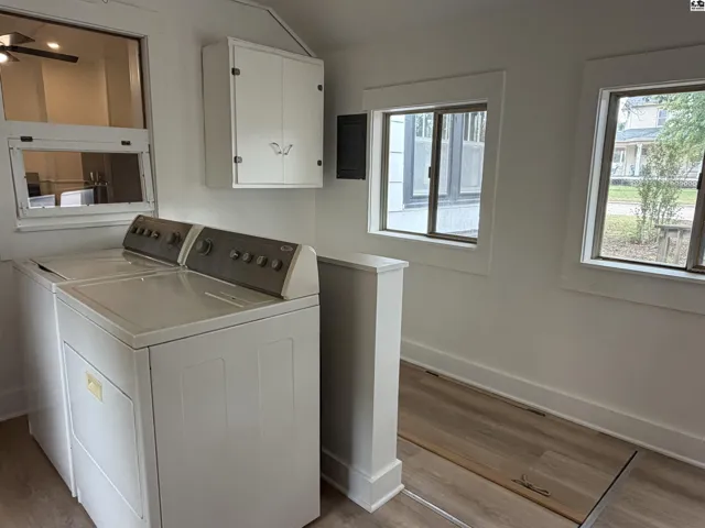 Lift floor door