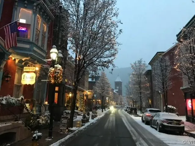 Visit the nearby quaint town of Jim Thorpe
