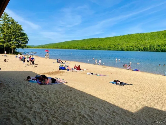 Enjoy Mauch Chunk lake!