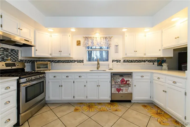 Kitchen -freshly painted cabinets, Granite Countertops