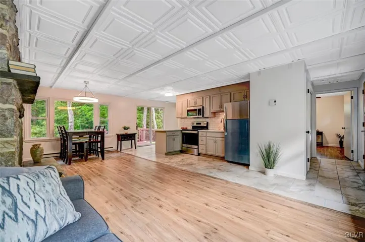 236 Merwinsburg Rd 07 Large