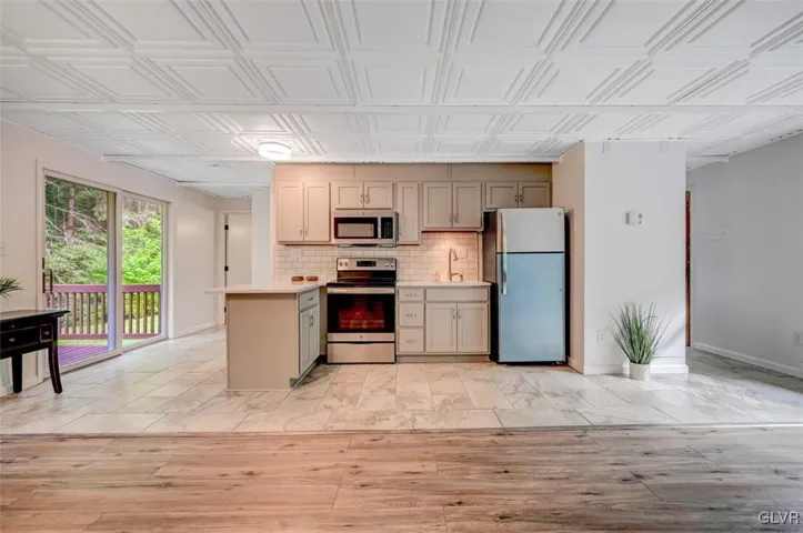 236 Merwinsburg Rd 10 Large