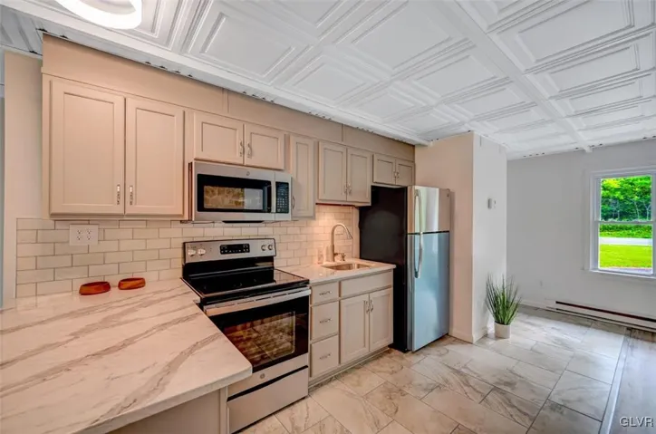 236 Merwinsburg Rd 18 Large