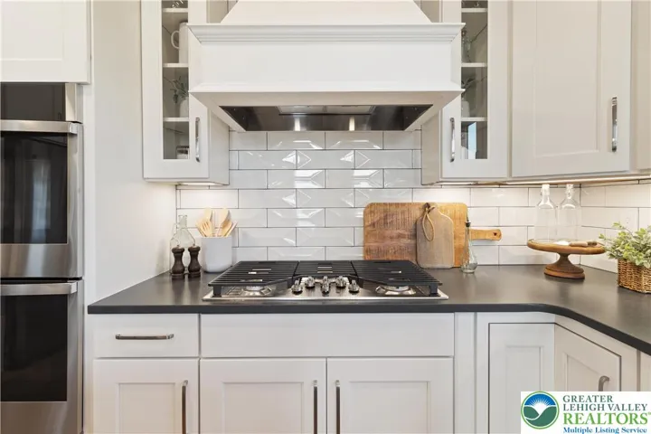 *Photos are of a previously built model and may contain upgrades not included in the base price*