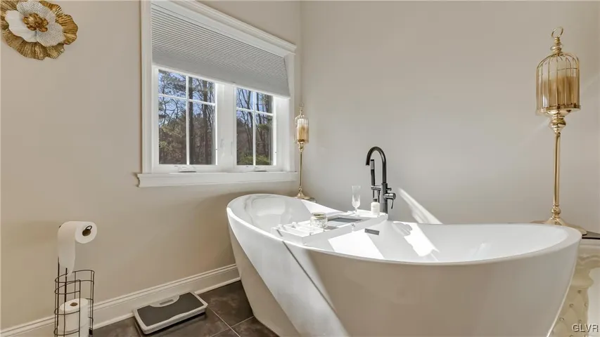 Primary Bathroom Soaking Tub