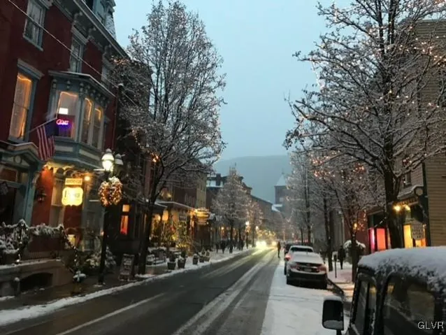 Close to Jim Thorpe and Pocono attractions