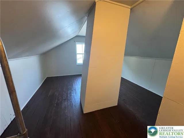 attic/ 4th Bedroom
