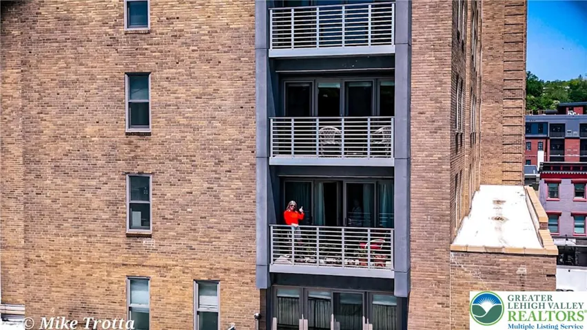 Your own private balcony: NICE!