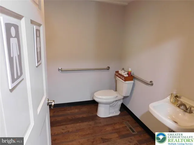 Handicap Bathroom