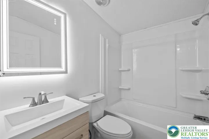 Main Full Bath
