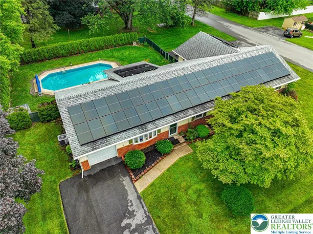 Beautiful In-Ground Pool