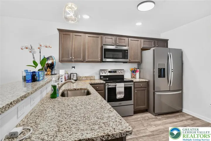 Beautiful Kitchen w/ Amazing Counter Space