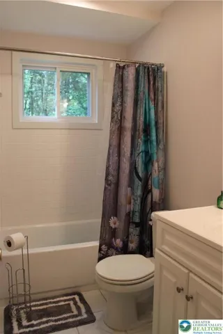 Main level bath
