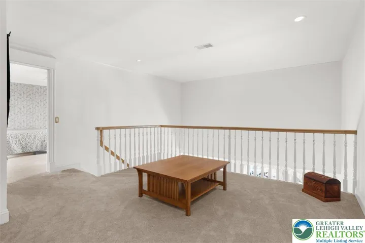 2nd Staircase, Seating area