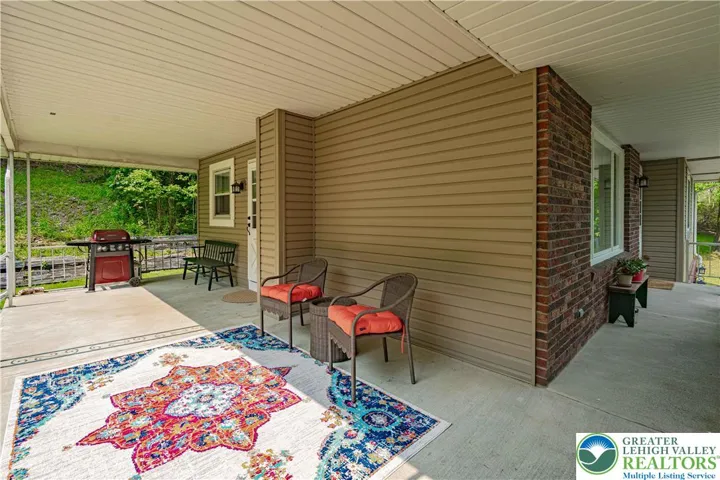 Side porch