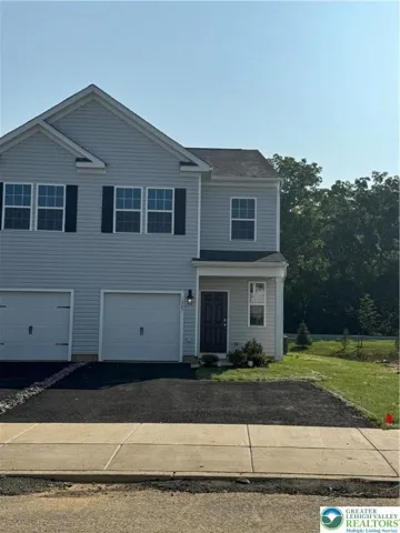 view of front of 1207 Susan Circle