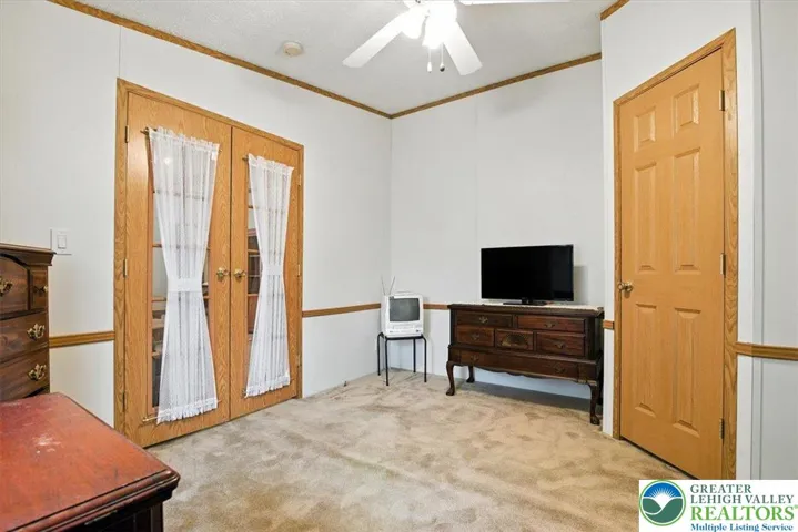 Office/Den/Bedroom 2