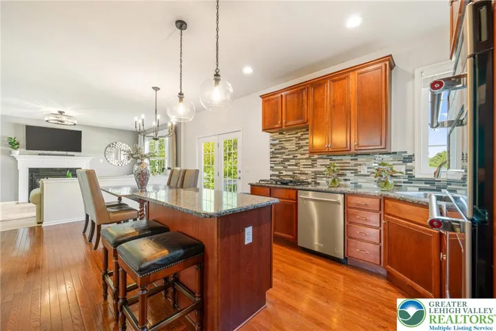 Kitchen with 42" cabinets and center island