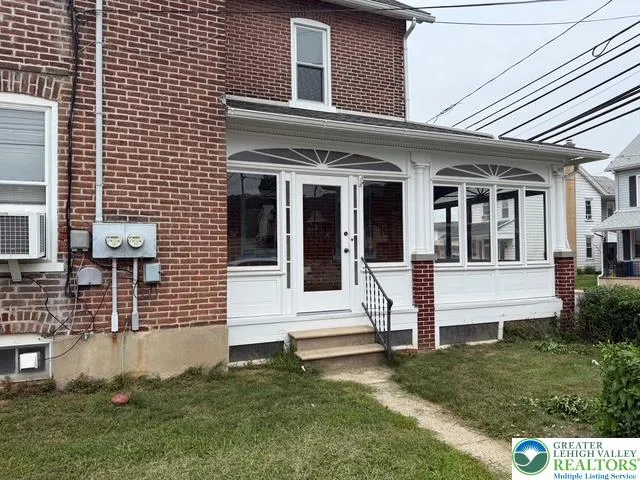 front sunroom entrance from Minor st.