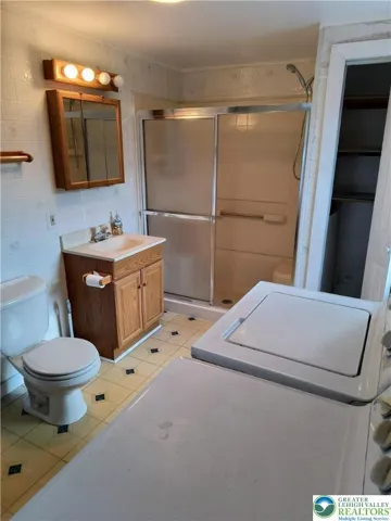 Second Floor full bath