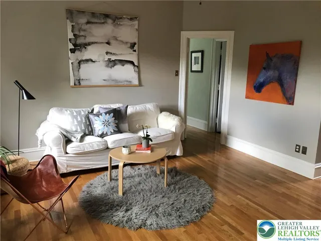 previous tenant's furnishings in LR