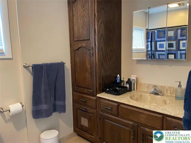 Full Bath 1