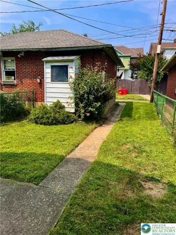 Manageable, small back yard.