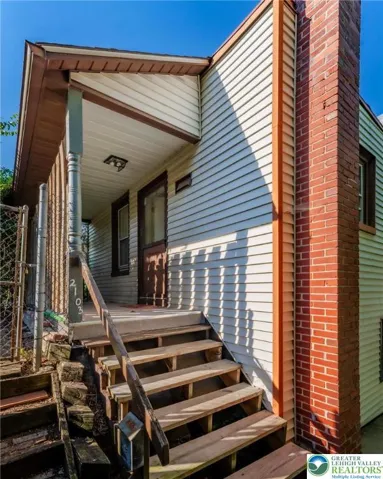 Detached apartment
