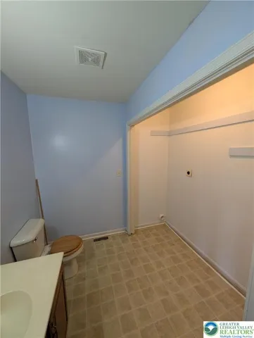Bathroom/ laundry room