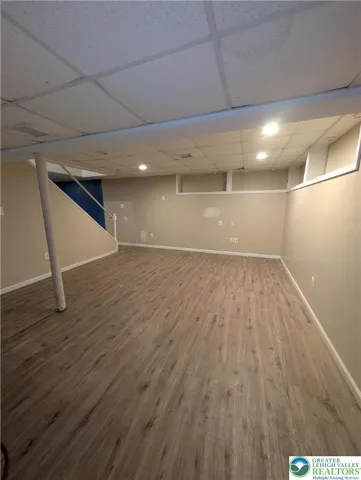 Bar room