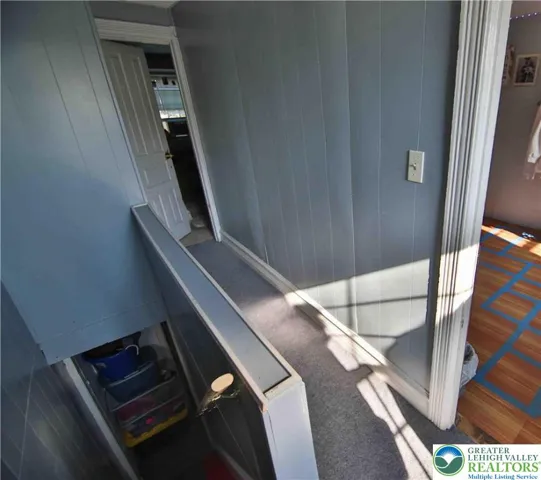 3rd floor landing - No Walk-Through bedrooms!