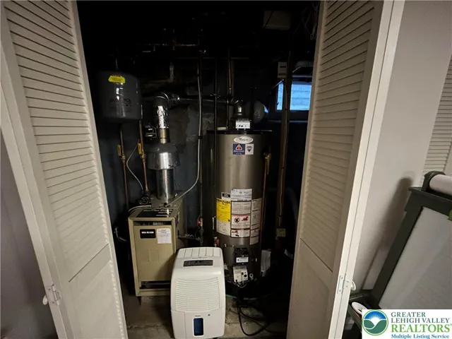 Gas boiler, gas hot water heater and dehumidifier