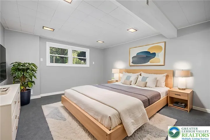 Virtually Staged-Flex Space-Potential 4th Bedroom