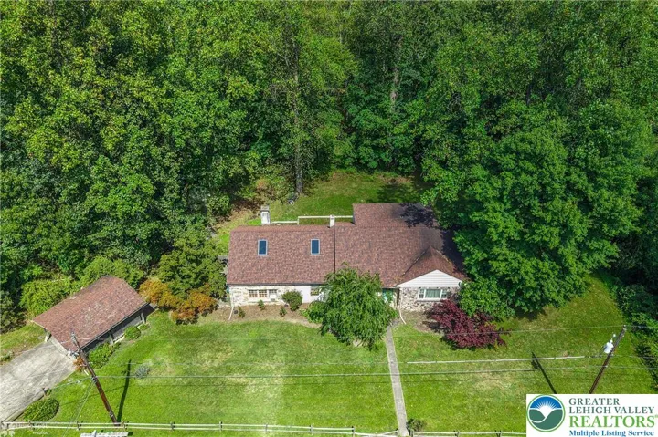 5895 Glen Road Residence on 1.25 acres