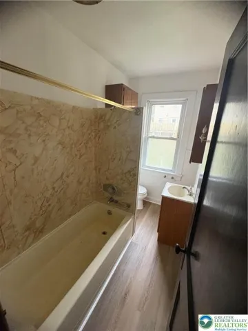 2nd floor bathroom