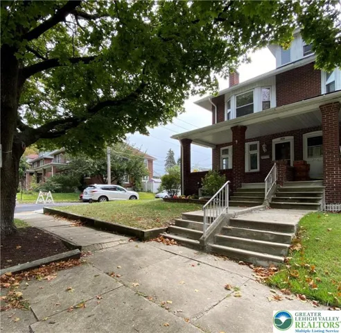 Welcome to 2028 W. Highland.